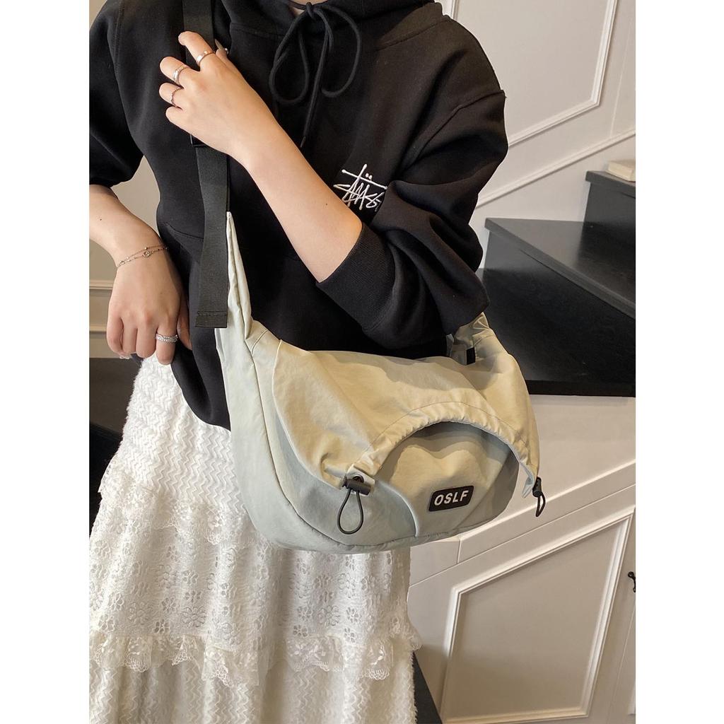2026 fashiable and simple nyl shoulder bag, large capacity crossbody bag, persalized drawstring outdoor sports bag