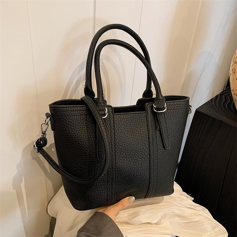 

Женские сумки из искусственной кожи простые сумки через плечо элегантные женские офисные женские мобильные телефоны темперамент розовые белые новые