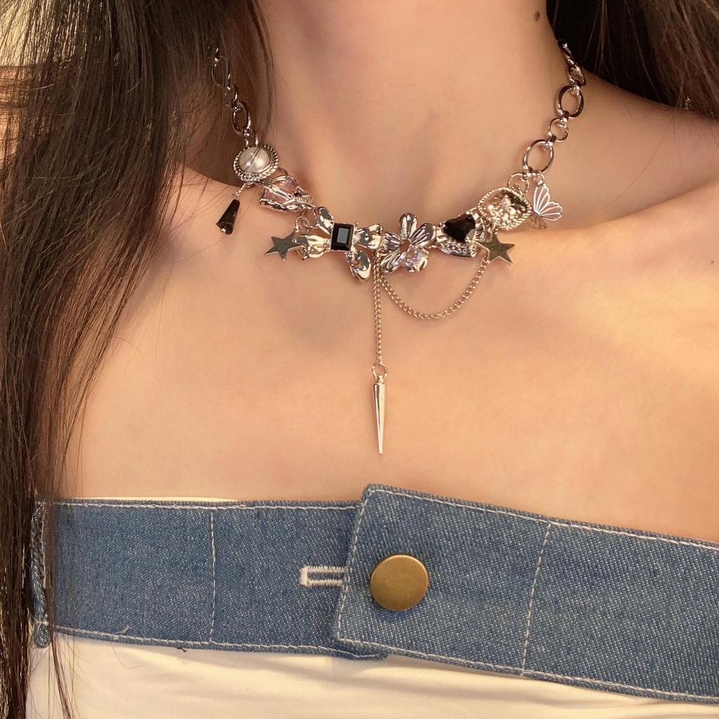 Süße Coole Herzperlen & Blumen Nieten Quaste Halskette - Punk Stil Schlüsselbein Kette