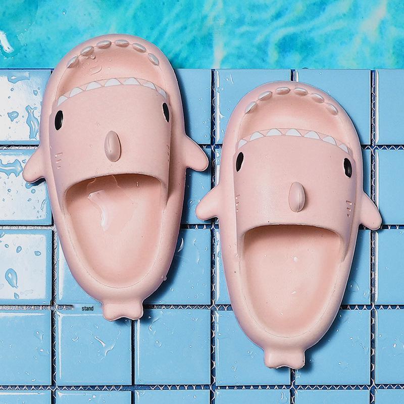 Žraločí pantofle: Letní pantofle s protiskluzovou měkkou podrážkou pro děti a ženy, ideální pro domov a sladění rodič-dítě