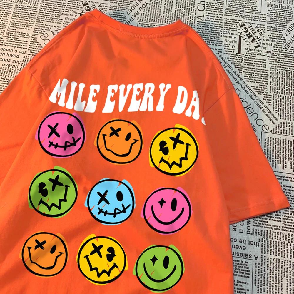 Smile Every Day 9 Different Colored Emoticons Men T-Shirt Hip Hop Oversize T Shirts Vintage Tops Cotton Crewneck T Shirts