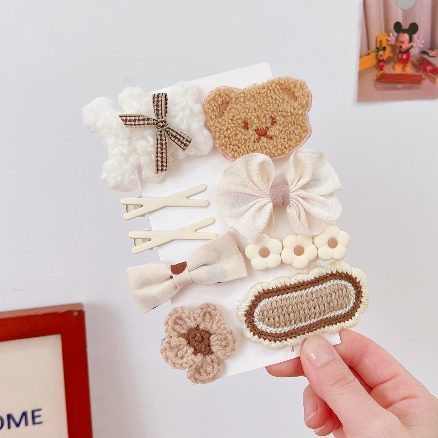 

2022 Sweet Little Bear Milk Coffee Hair Clip - Cute Autumn/Winter Plush BB Clip for Girls
