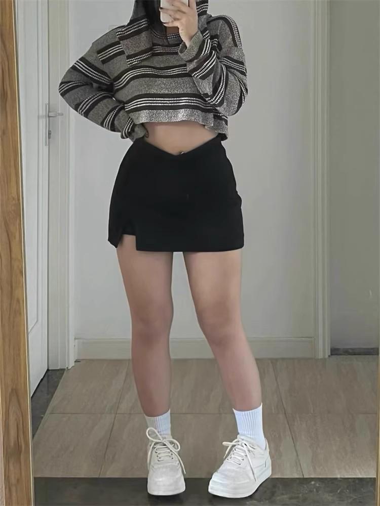 

2024 Slimming Black A-line Skirt for Pear-Shaped Women - Plus Size, Summer Hip-Hugging Short Skirt XS чёрный