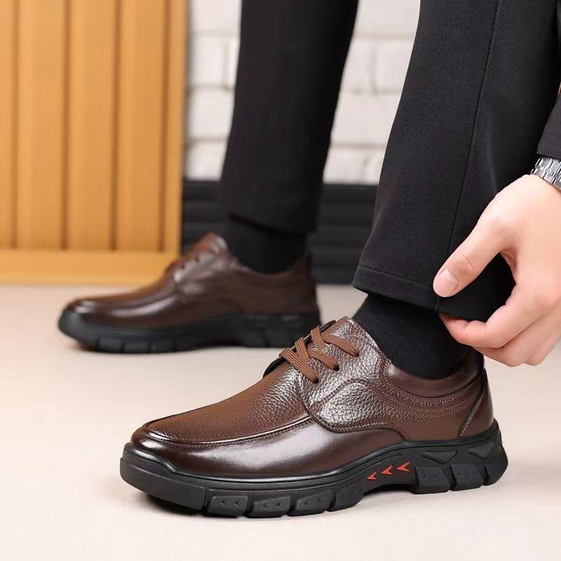 Spring new men's business casual leather shoes soft sole soft surface light men's leather shoes lace up round head men's shoes