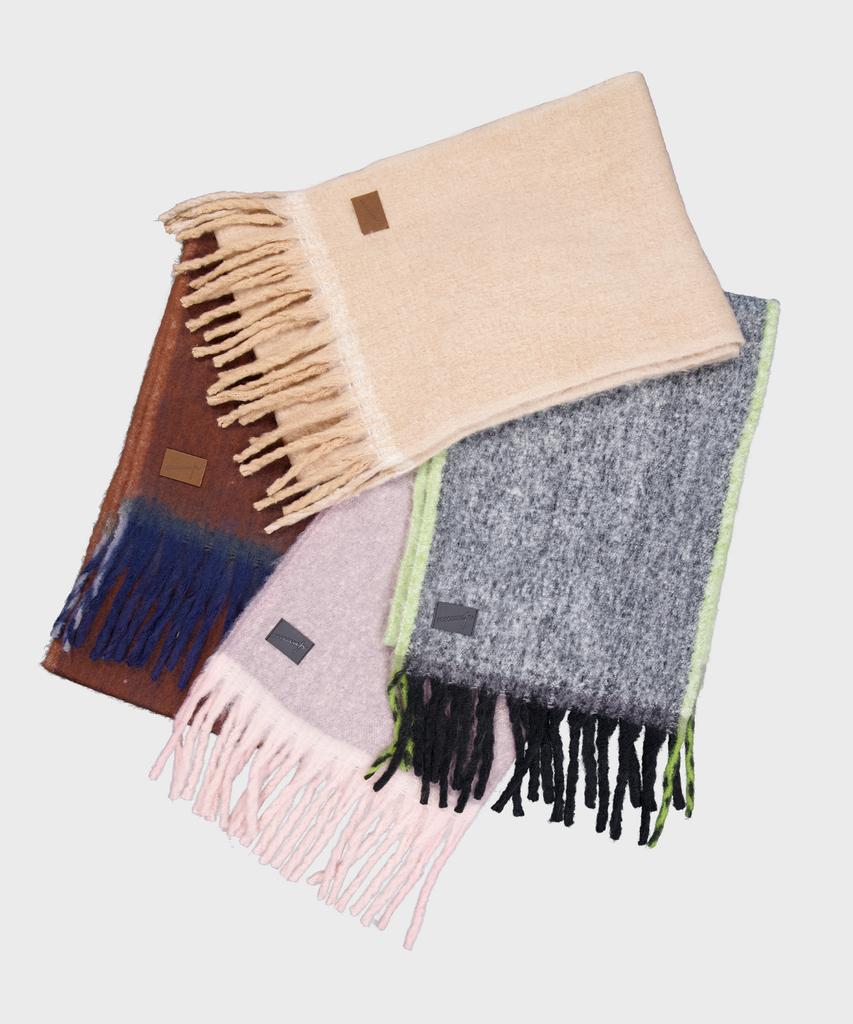Yuupeu Fluffy Knit Scarf - Gray