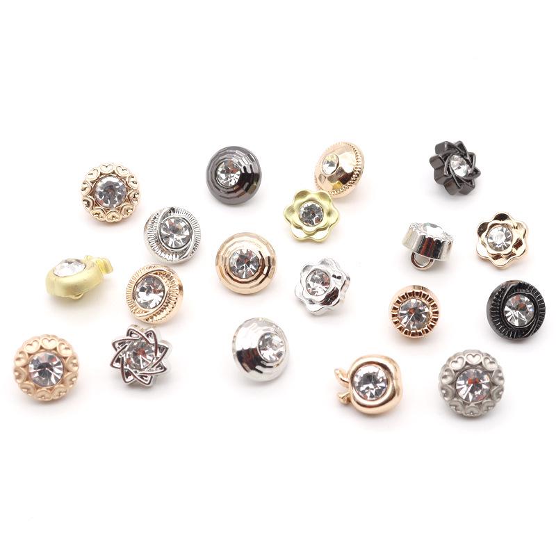 Hochwertiges Metall und goldfarbene Glas-Diamantknöpfe: Premium Hemd-, Kragen- und Woll-Cardigan-Knöpfe