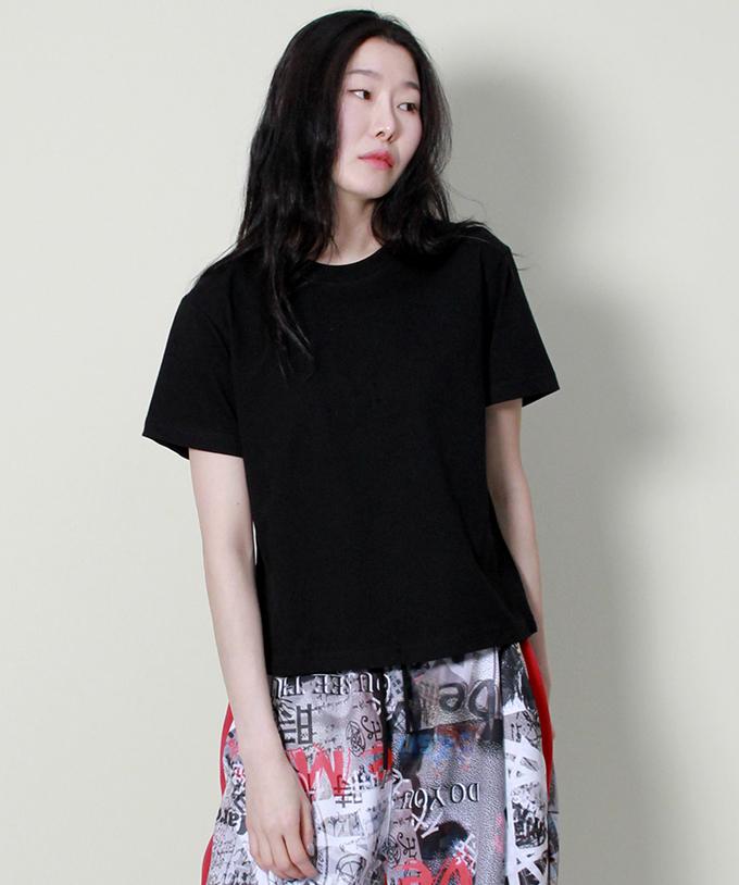 Deumakeu Plain Semi-Crop Short Sleeve T-Shirt Black
