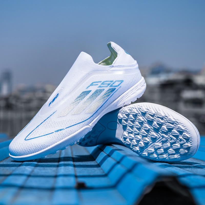 New Luo football shoes, boys and girls, girls, broken nails and spikes, competition training football shoes