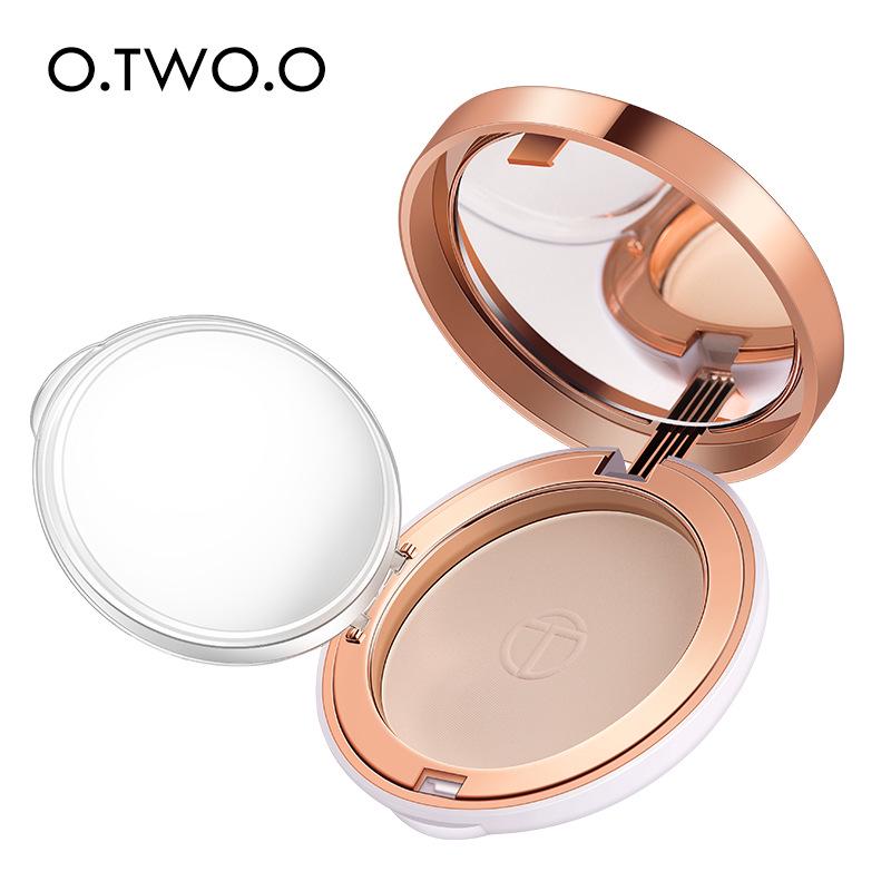 O.TWO.O Silky Skin Oil-Control Setting Powder & Concealer - Honey Light SC025