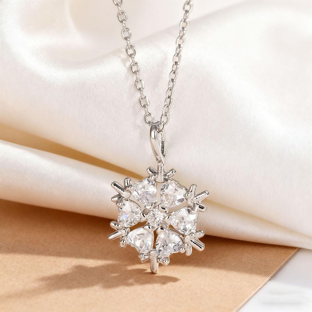 Diamond‑Inlaid Snowflake Light‑Luxury Women Necklace, Niche‑Designed Simple Exquisite Versatile High‑Sense Collarbone Chain