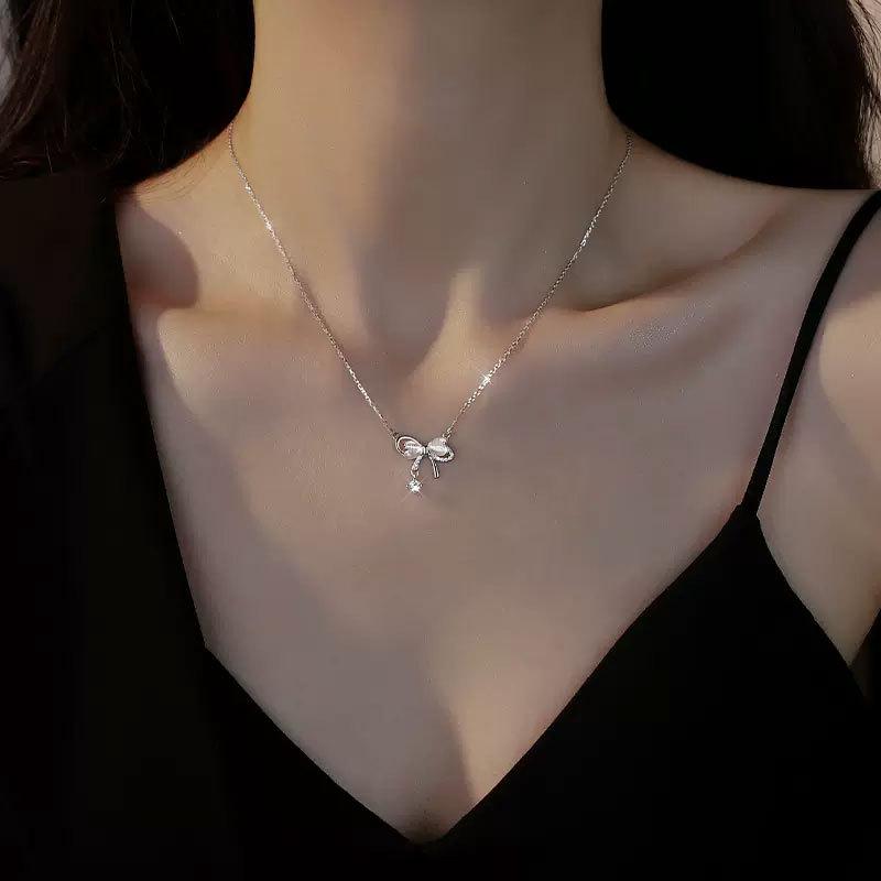 Bow Necklace for Women's Light Luxury Niche Collarbone Chain Cat Eye Stone Necklace New Year