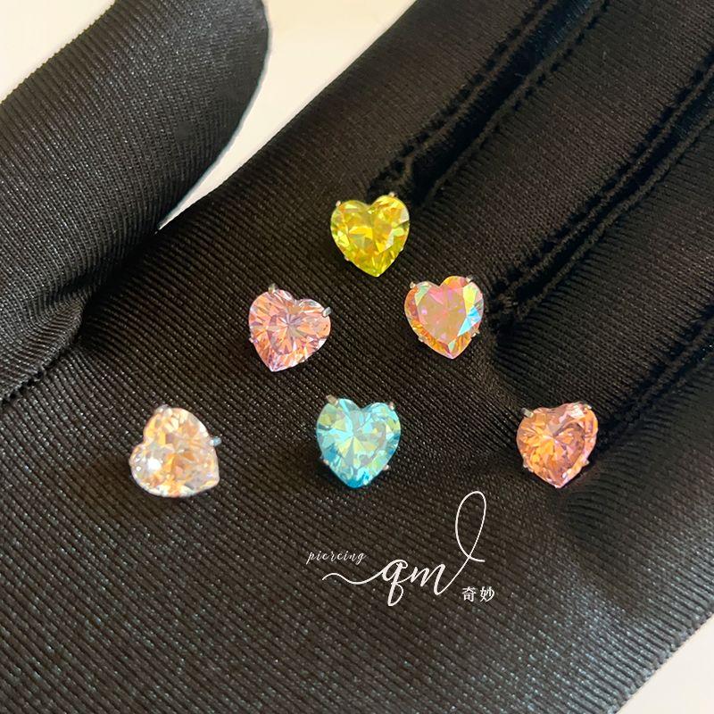 

Супер Вспышка 5А Циркон Романтическое Сердце Медицинский Титановый Сплав Пусеты для Ушей Уход за Ушами Гипоаллергенные Мочка Уха Ушная Раковина Улитка Лабрет 3mm Heart jewelry drill [note color/without Rod]]