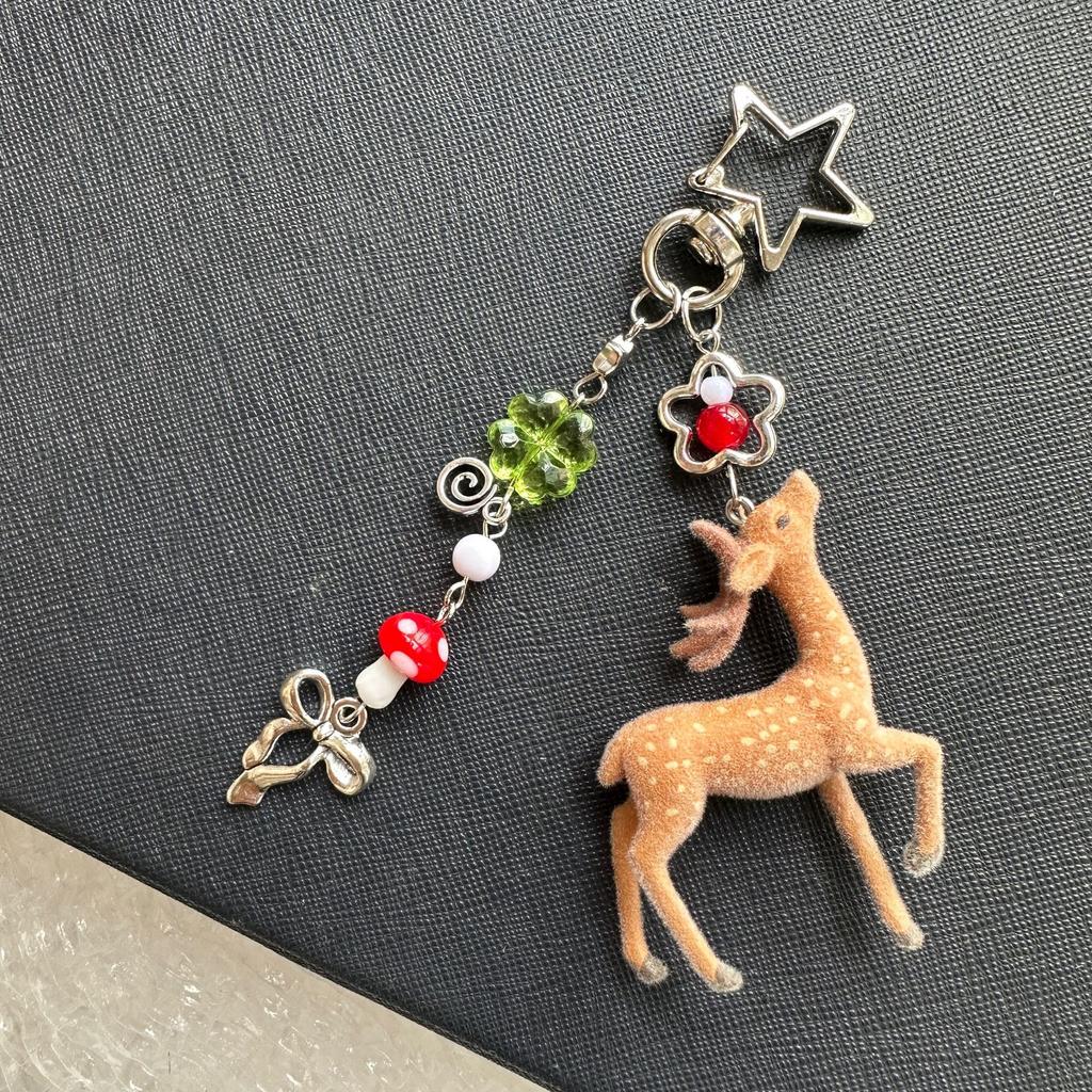 Handmade 3D Adorable Fawn Deer Charm/Keychain Christmas Gift Floral Beads Key Chains Bag Pendant