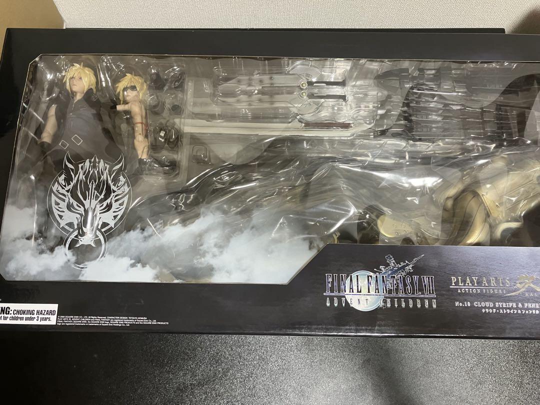 

[Б/У] Фигурки Play Arts Kai Клауд Страйф и Фенрир