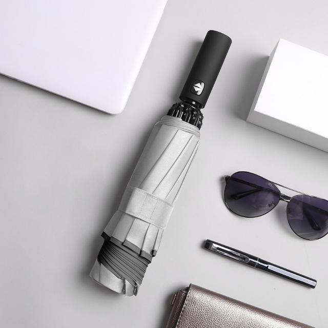 Obrácený deštník větruodolný skládací reverzní deštník s reflexním pruhem 10 žeber Automatické otevírání a zavírání Přenosný cestovní deštník