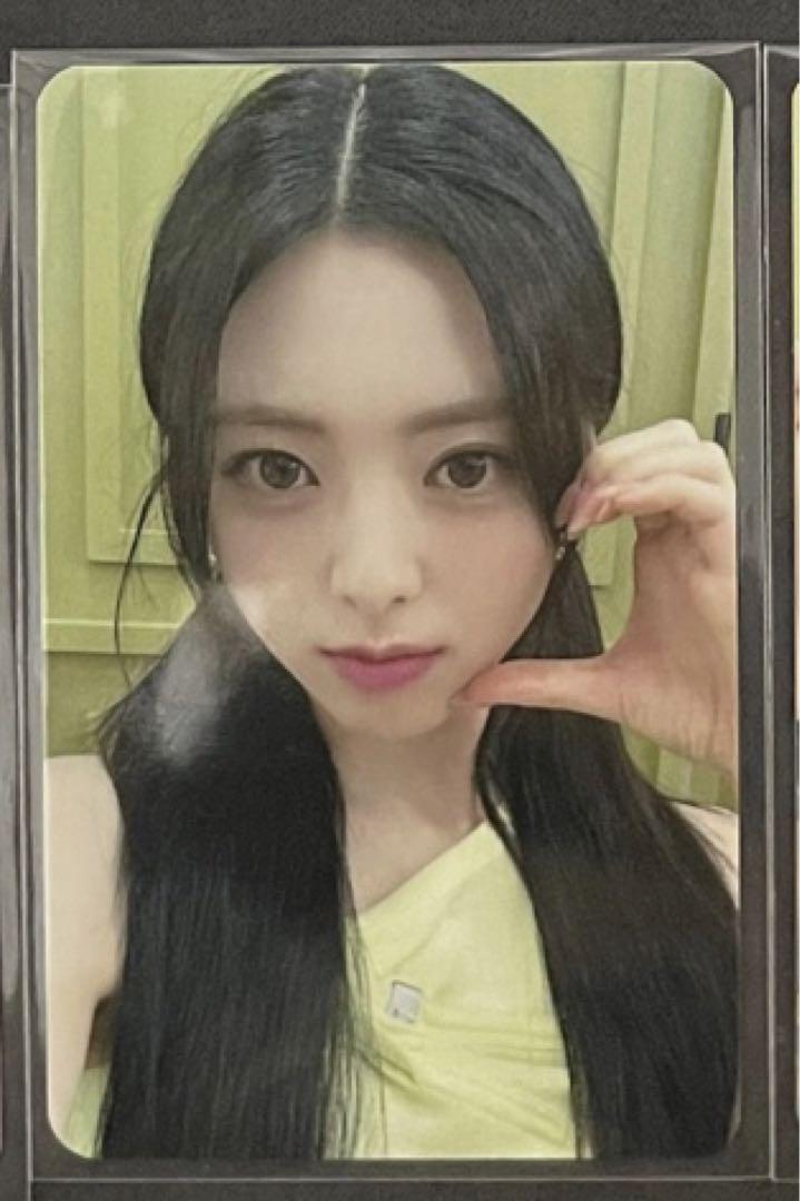 

[Б/У] ITZY Шоукейс SC Эксклюзивная бонусная коллекционная карточка для участников Юна