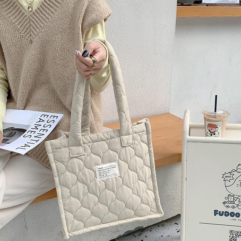 01 Large Capacity Shoulder Tote Bag Quilted Gourd Portable Commuter Bag Autumn and Winter Hand Bag Women