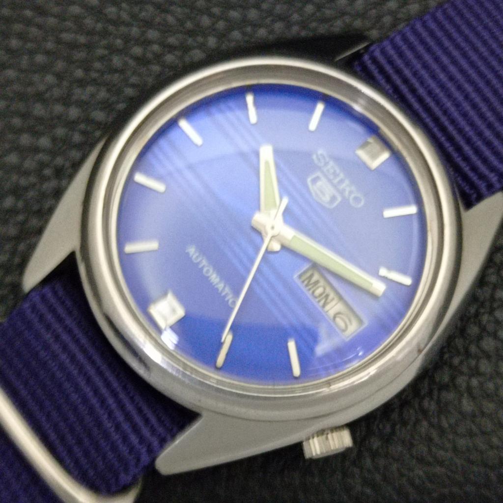 Seiko 5 AUTOMATIC 7019A JAPAN MENS VINTAGE BLUE COLOR DIAL WATCH A701632-5 R206c-a701632