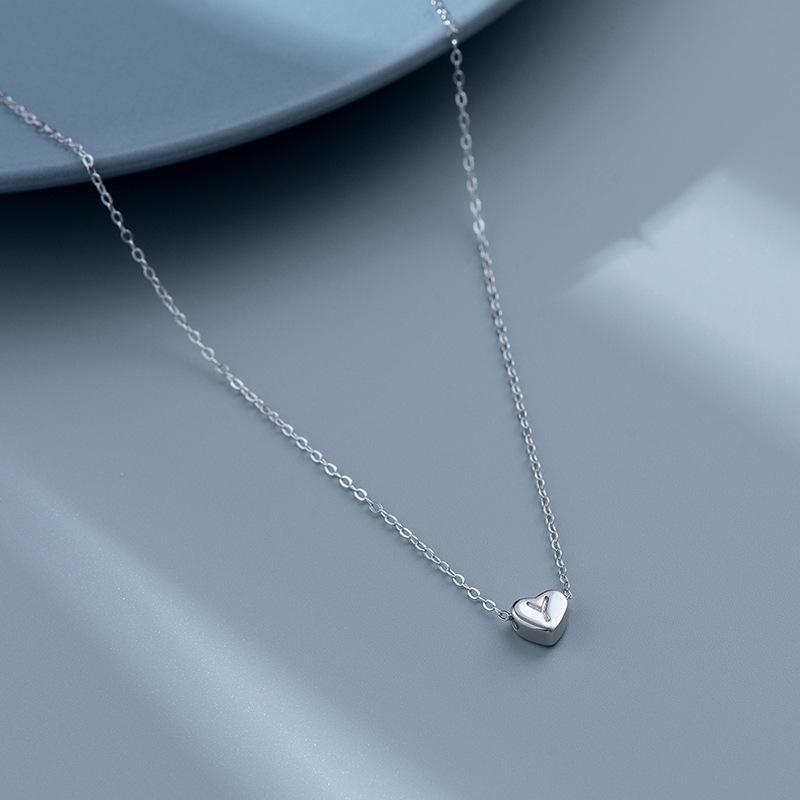 S925 Silver Heart-Shaped Initial Necklace - Korean Style Clavicle Chain with Trendy Peach Heart Design.