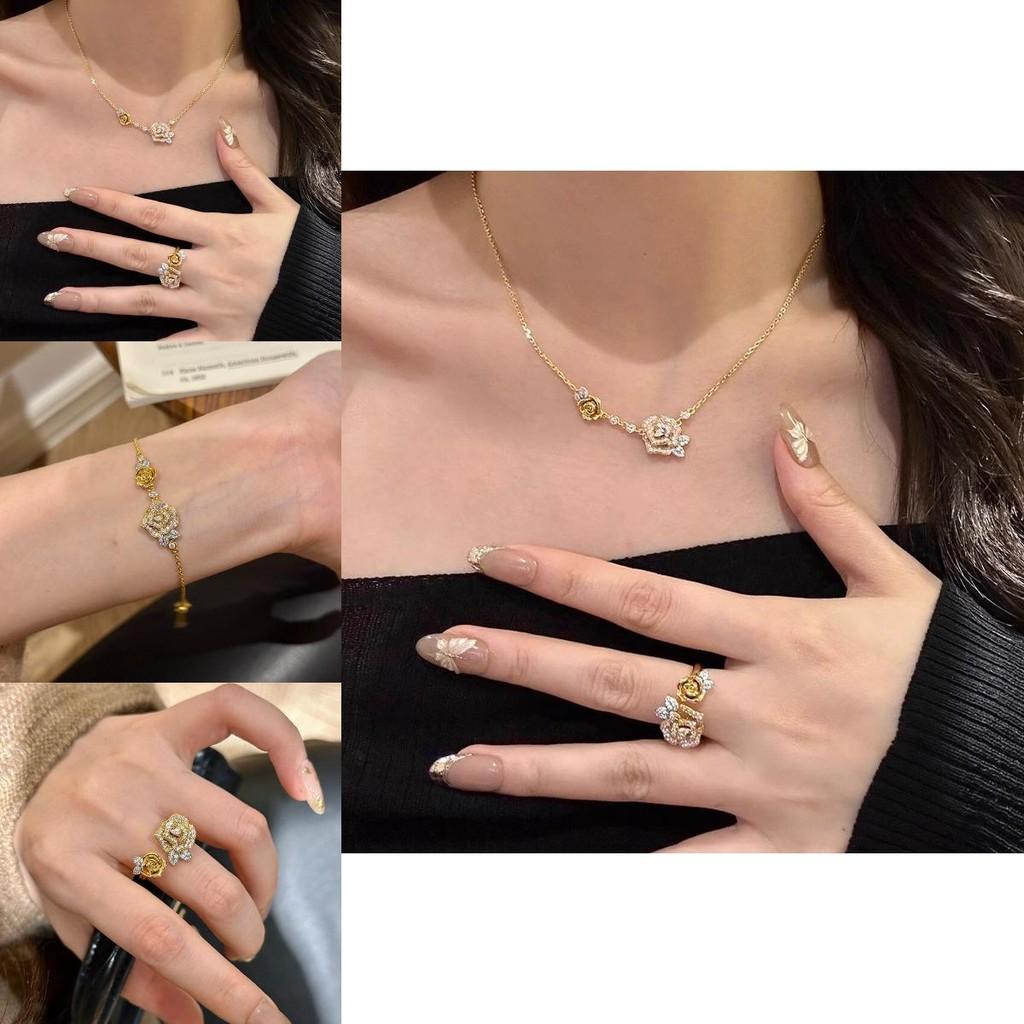 Elegant Floral Necklace For Women Featuring Luxurious Double Flower Design