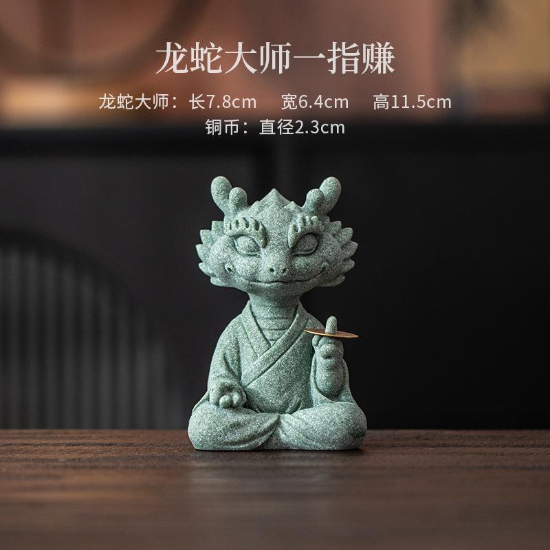 

Creative Green Sandstone Dragon Snake Master One Finger Earns Tea Pet Ornament Teasing Beast Home Desktop Incense Holder Base