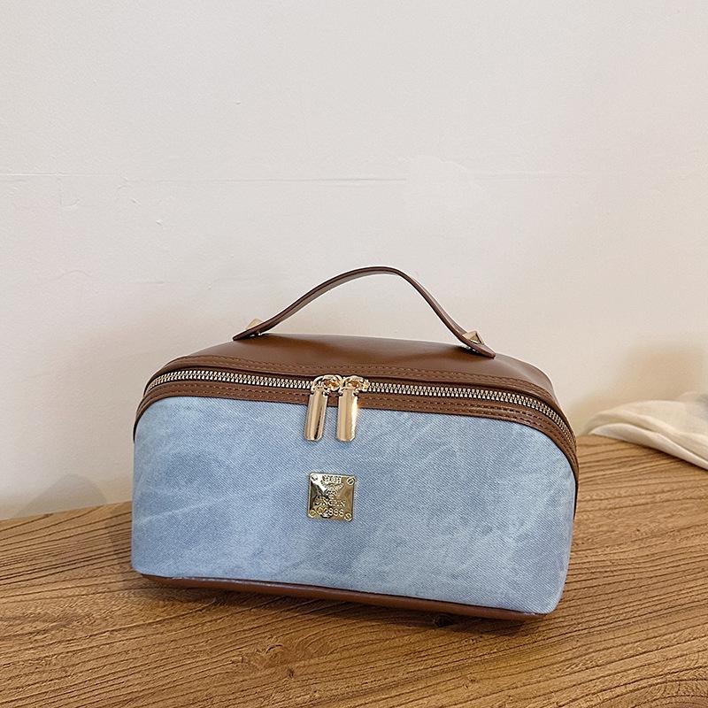 Celebrity Makeup Bag: Large Capacity Accordion Pillow Cosmetic & Toiletry Storage