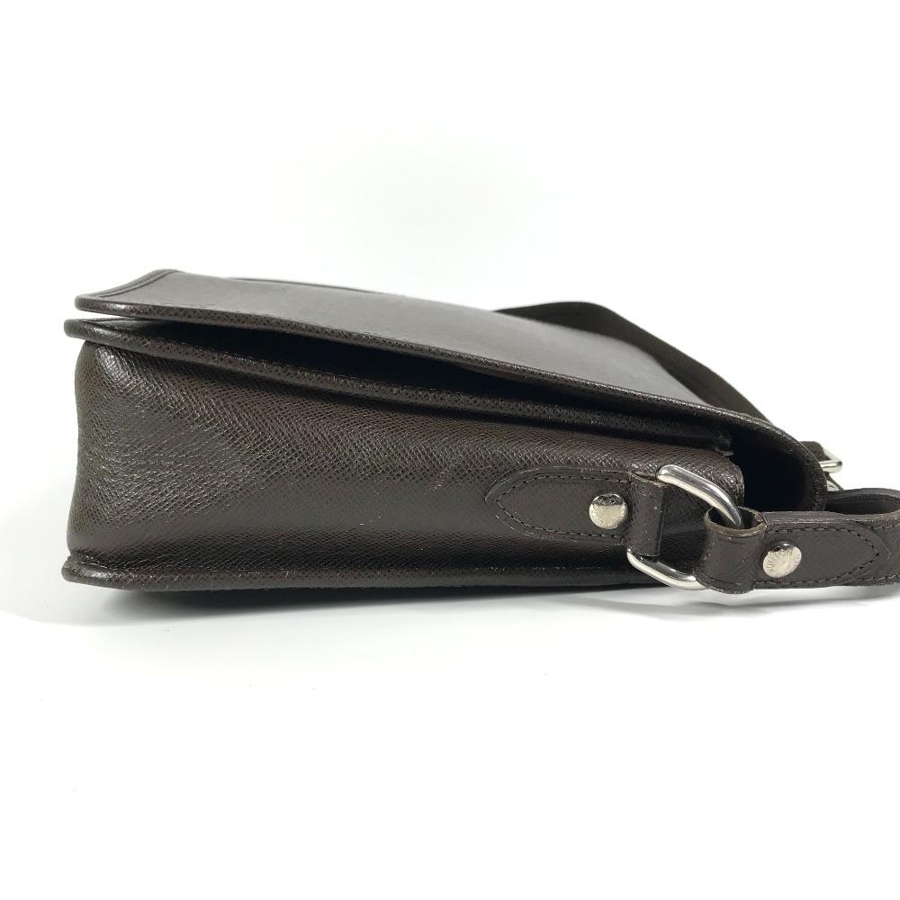 Louis Vuitton M32488 Taiga Andrei Crossbody Messenger Bag Flap Shoulder Bag