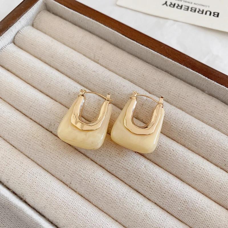Resin Earrings Women Geometric Irregular Stud Earrings New Trendy Ear Jewelry Party U-shaped Earrings Retro Personality Everything with Niche Earrings