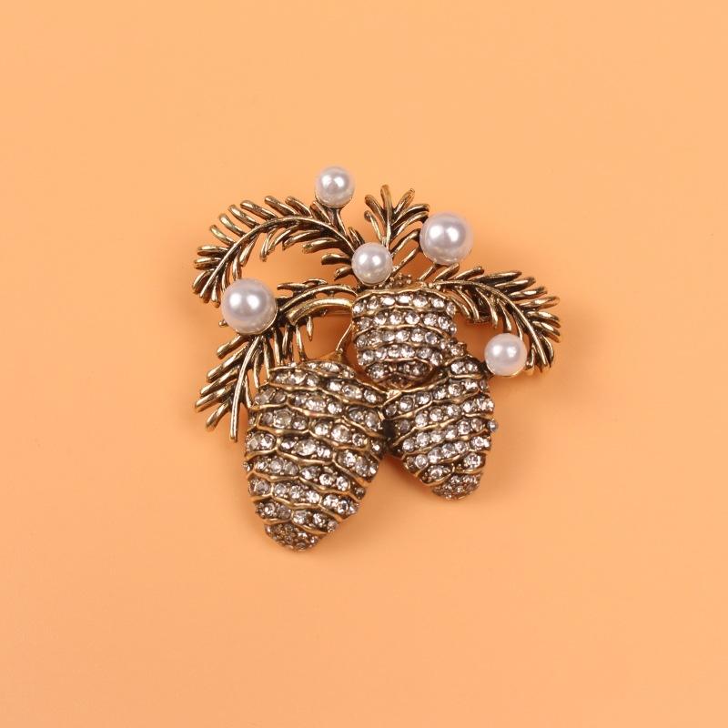 Medieval Western Court French Leaf Coconut Tree Popular Fashion Brooch