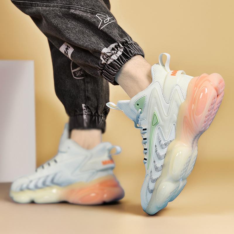 Spring New Sports Shoes Men's Mesh Fashion Soft Sole Casual Running Shoes Youth Fashion 100 The New