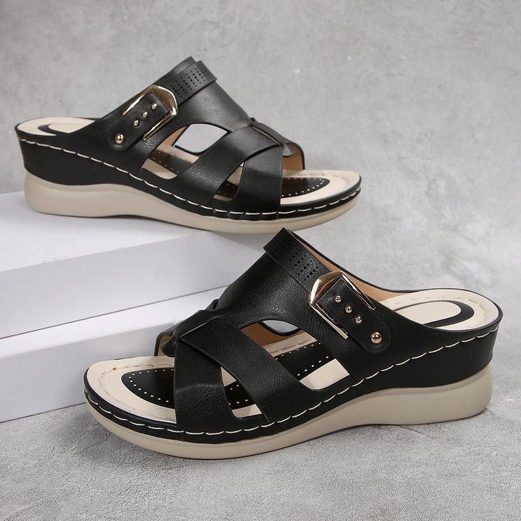 Summer new fashionable large size casual wedge buckle with beach wear one-word cool slippers