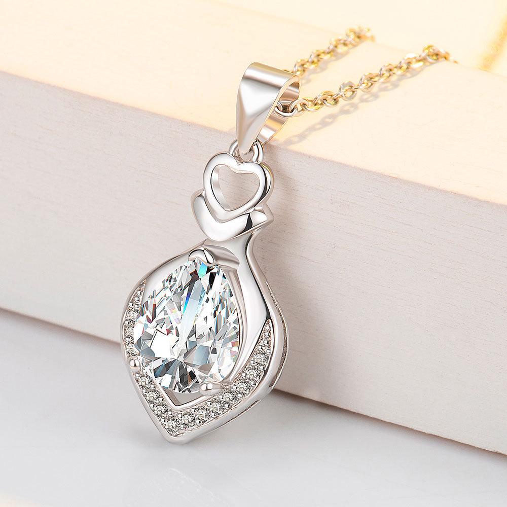 Simple Personality, Slightly Inlaid Zircon Water Drop Heart-Shaped Pendant, Femininity Product, Collarbone Necklace.