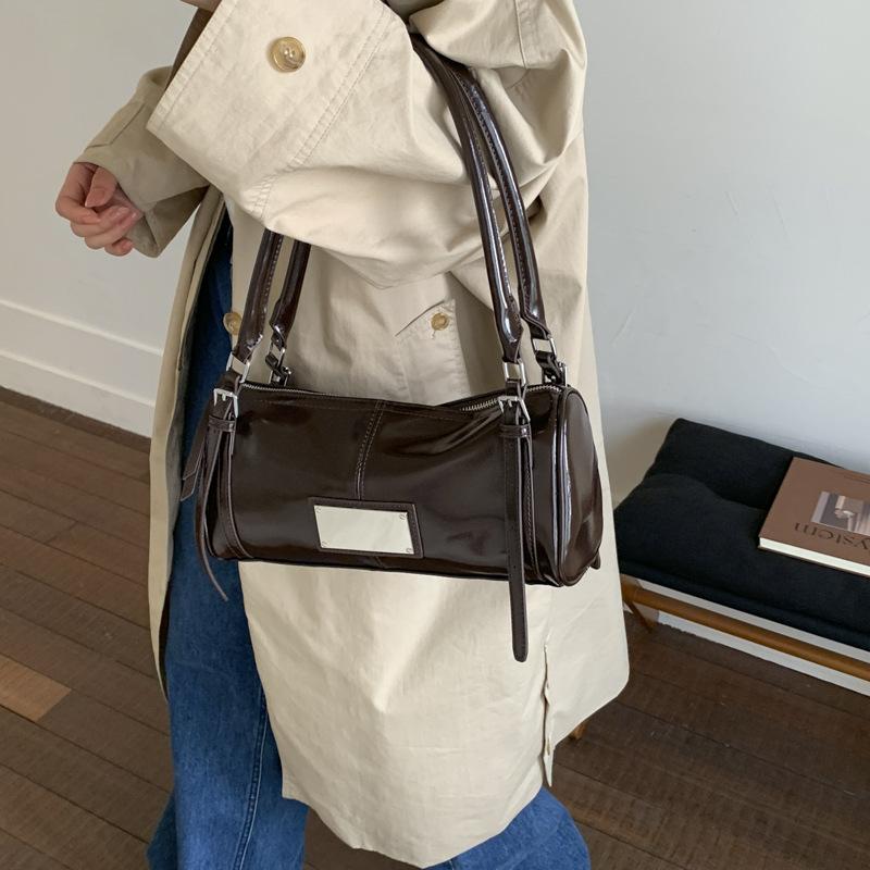 Autumn retro texture underarm bag women's 2025 new simple pillow bag versatile shoulder commuter bag