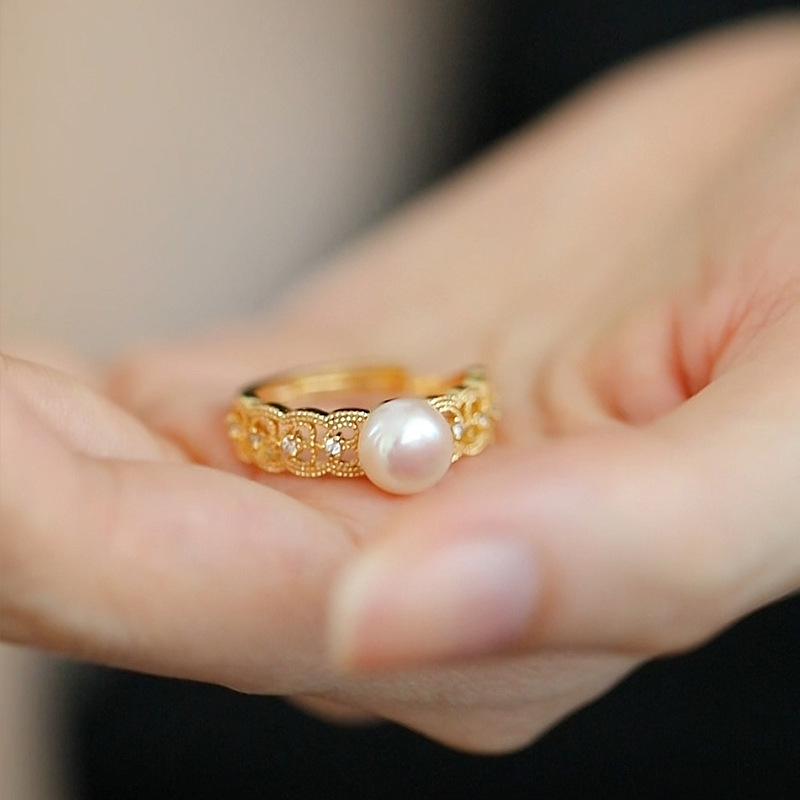 Women s Adjustable Ring: Exquisite Craftsmanship, Imitation Freshwater Pearl, French Elegance, Light Luxury золотой