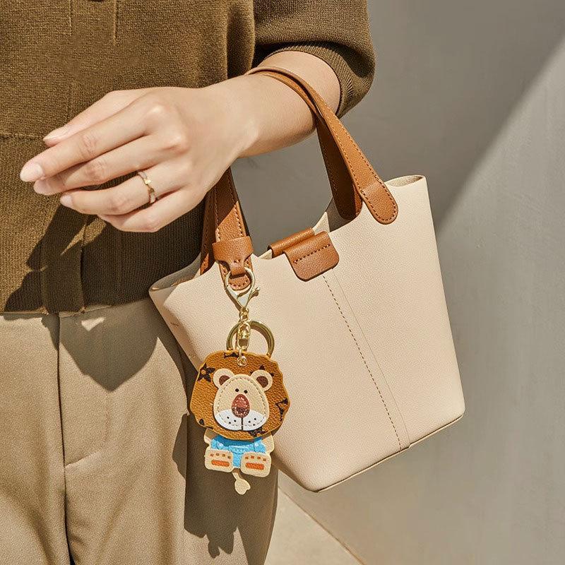 Fengji Light Luxury Women's Bag New 2025 Summer Vegetable Basket Bag Women's Messenger Bag Versatile Portable Bucket Bag