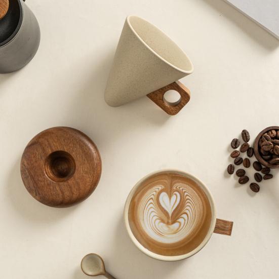 Vintage Kahve Kupası Seramik Konik Kupa Ahşap Saplı ve Tabaklı Stabil Çay Kupası Çay ve Kahve Severler İçin Eşsiz Hediye