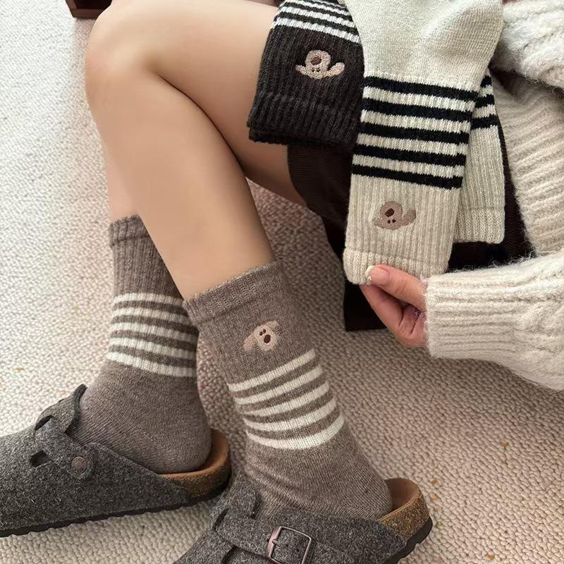 Wollsocken für Damen im Herbst und Winter Wadenlange Socken mit Fleece und Verdickung Warm und niedlich Welpen Gestreifte Damensocken