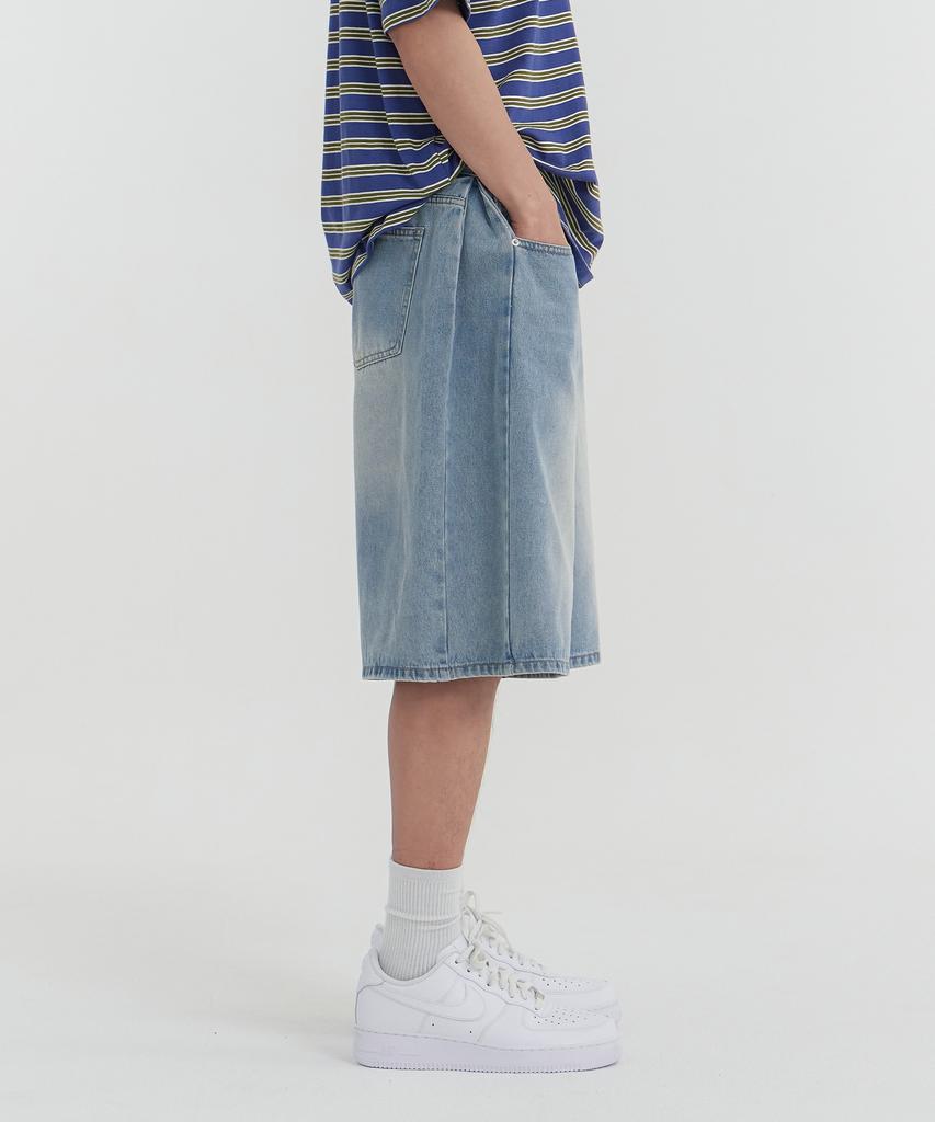 Jinmania Side Pintuck Wide Knee-Length Half Denim Pants Unisex (Light Wash)