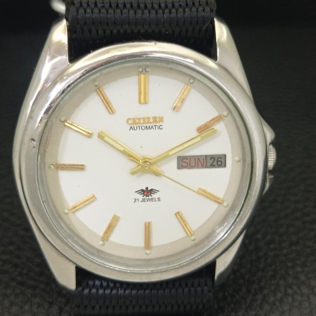 CITIZEN AUTOMATIC 8200 VINTAGE JAPAN MENS WHITE COLOR DIAL WATCH a702744-1 R210-a702744