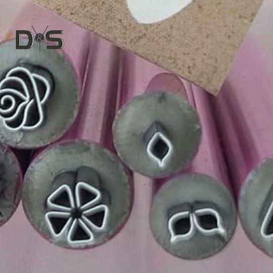 6Pcs Nail Art Stamp Pen Set Easy To Use DIY Gel Nail Pens for Beautiful Flower Patterns Nail Stamping Polish Printer Kit for Manicure