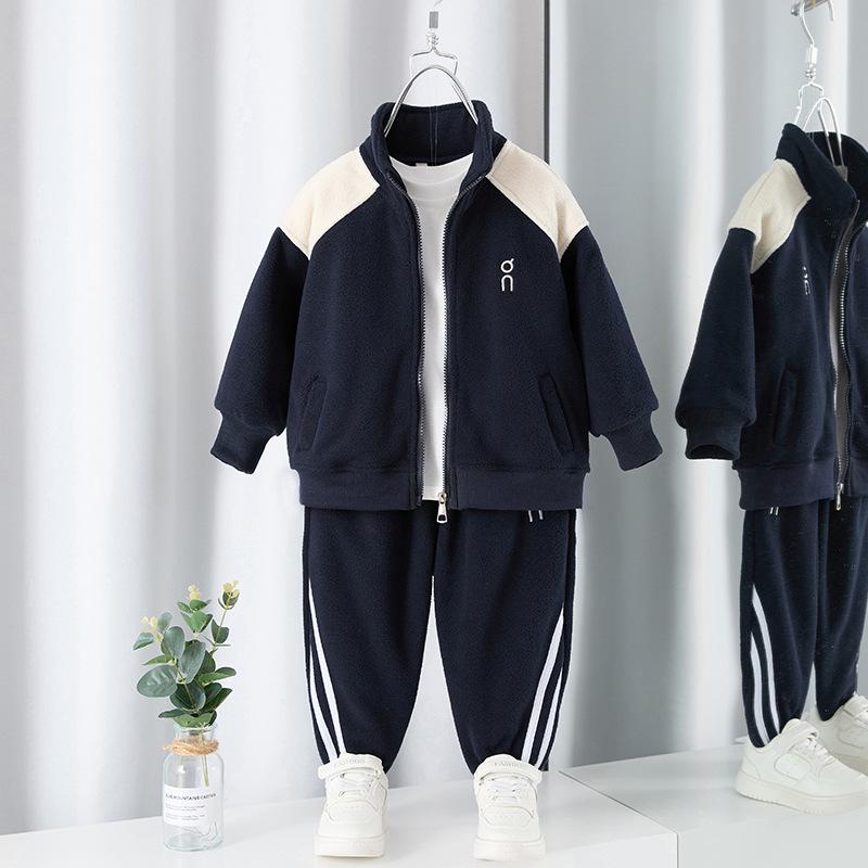 Zestaw sportowy dwuczęściowy dla chłopców na zimę, z podszewką z polaru, 2025