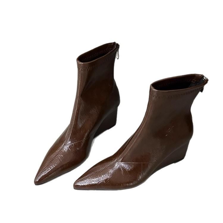 Hong Kong Temperament Retro Pointed Short Boots Women's Autumn and Winter 2025 New Soft Leather Brown Wedge Heel High Heel Fashion Boots