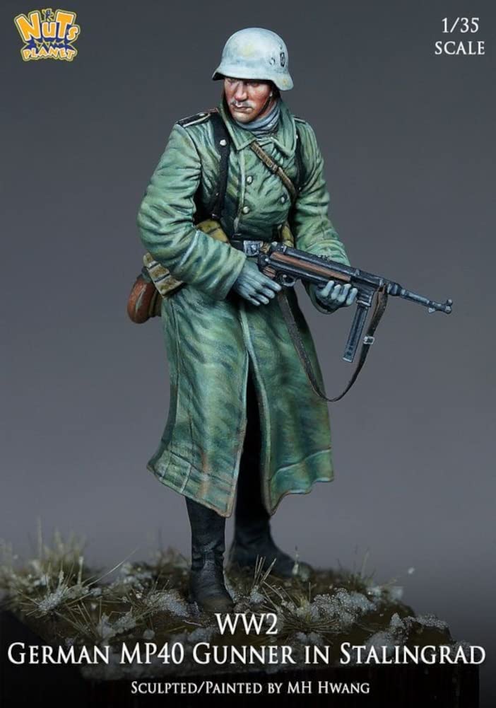 Nuts Planet 1/35 WWII German Wehrmacht Non-Commissioned Officer in Coat Holding MP40, Stalingrad Resin Kit NP-35007 Molded Color