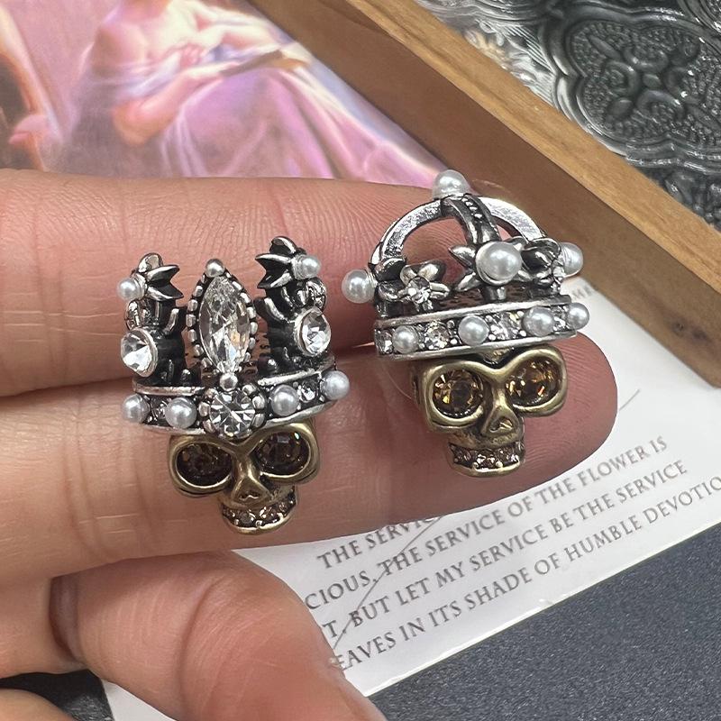 Серьги-пусеты Maijia Baroque Evil Eye - Гениальный дизайнерский модный тренд серый