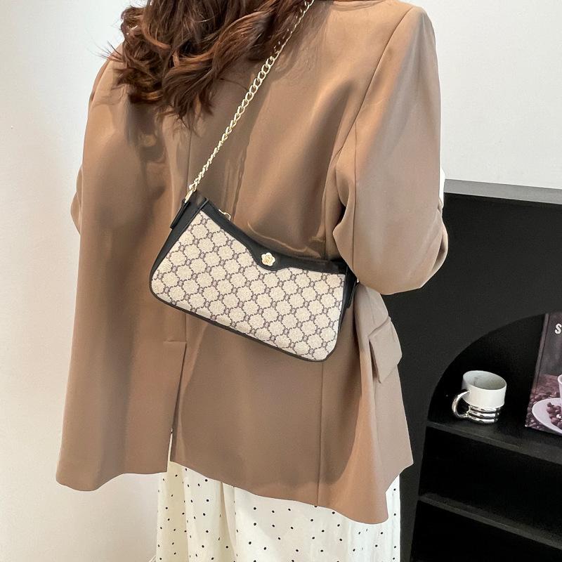 New Textured Underarm Bag Simple Fashion Versatile Handbag Exquisite Casual Shoulder Bag