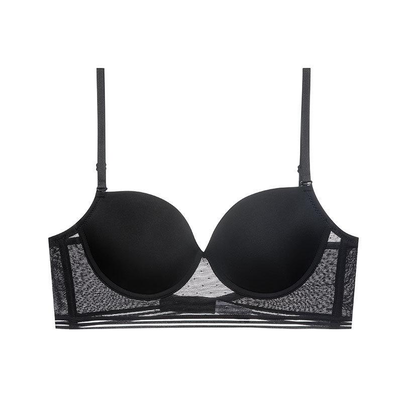 The new U-shaped big halter and beautiful back underwear is smooth and seamless, sexy underwear with big breasts and small breasts, bra bra.