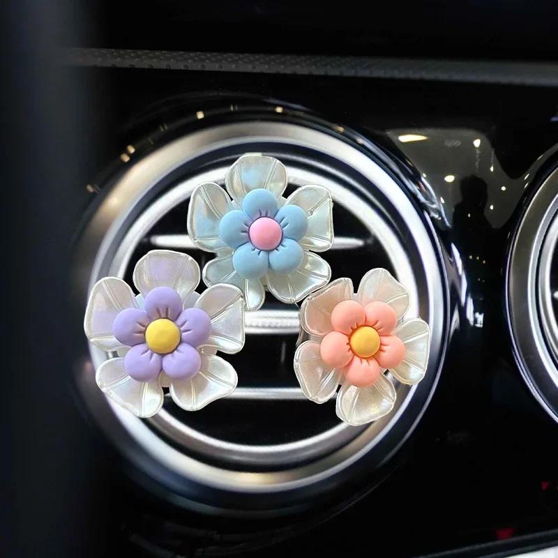 Car Air Creative Small Fresh Flowers osvěžovač Trend Clip Aromaterapie Dekorace Car Ornament Parfém pro odstranění zápachu z auta