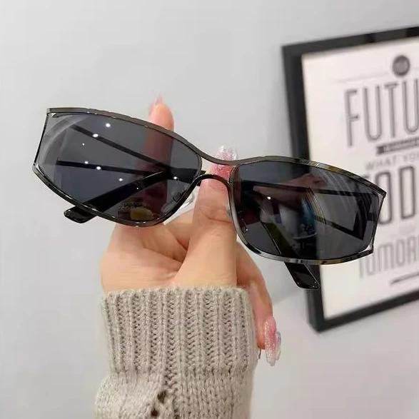 New Vintage Sunglasses Women Men Fashion Y2K Brand Designer Black Gradient Sun Glasses Steampunk Glasses Shades Glasses Eyewear