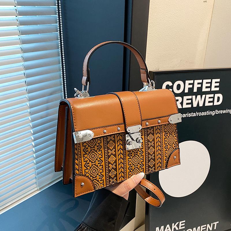 Metal Buckle Girl Crossbody Bag Fashion Geometric Flower Ladies Handbag Retro Old Flower Girl Shoulder Bag