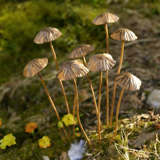 1/5/6/8/10Pcs Wrought Iron Mushroom Decoration Set Lightweight Stable Structure Desk Ornament Garden Home Decor